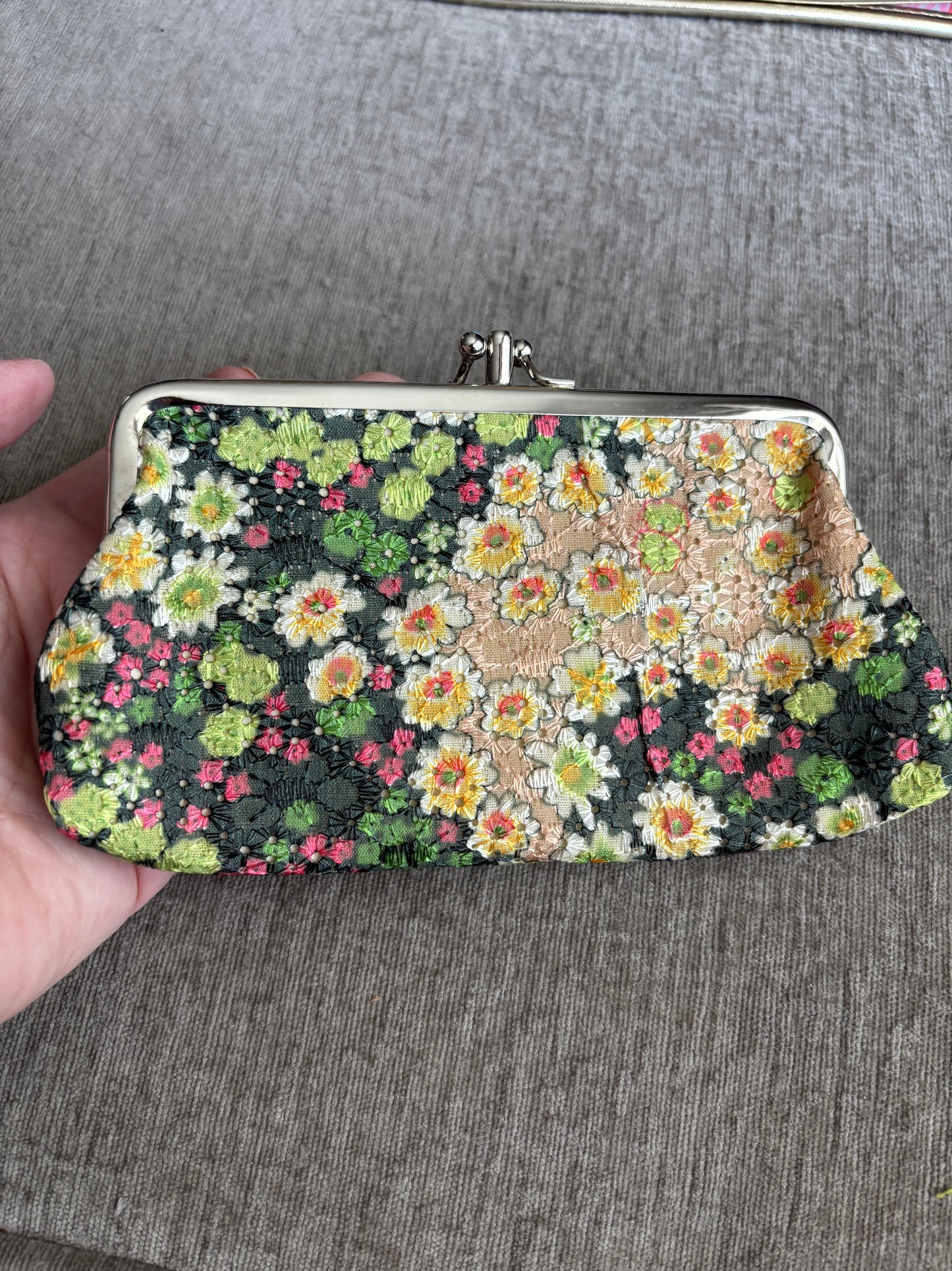 Like New Vintage Floral Pouch