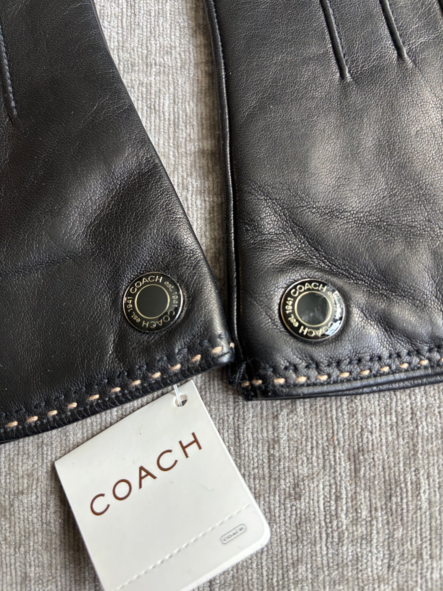 NWT Coach Nearly Vintage (made 2007-2010) Leather Gloves