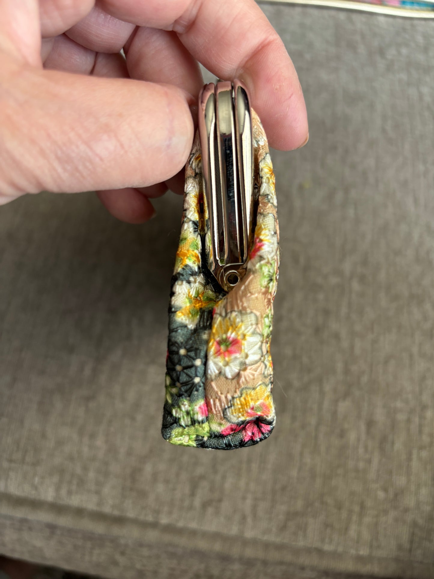 Like New Vintage Floral Pouch