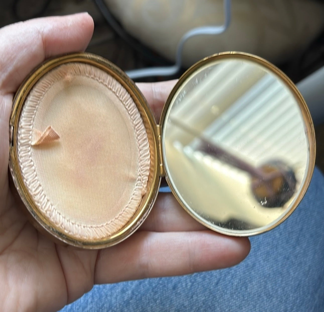 Vintage Gold Tone Jeweled Powder Compact