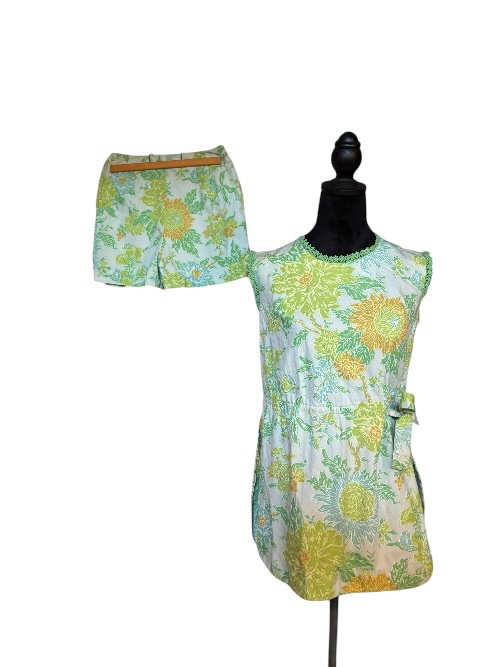 Vintage 1970’s Unbranded Short Set