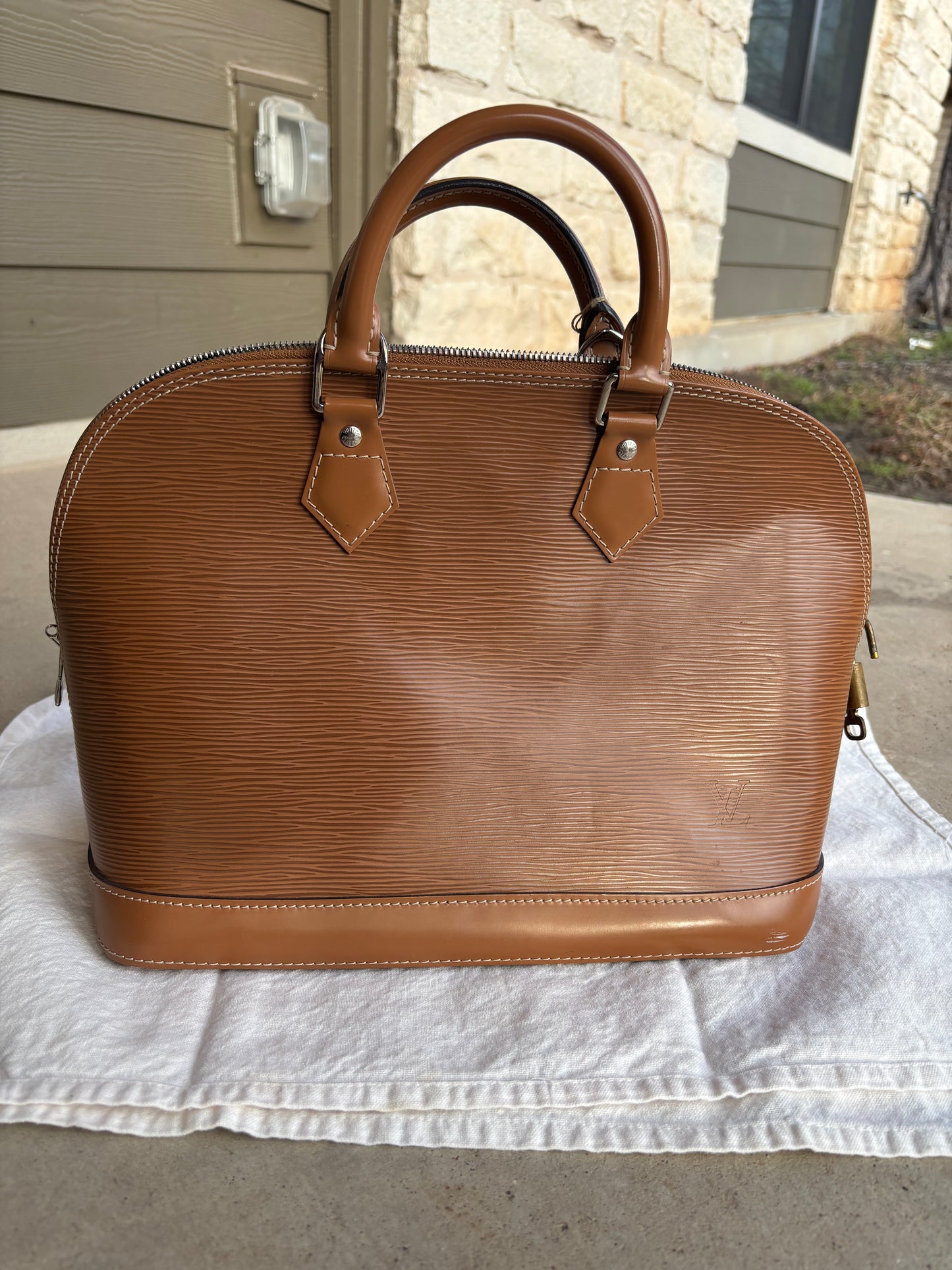 Louis Vuitton Alma Handbag in Tan Epi Leather